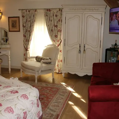 Du Prieure 4* Saint-Prix (Val d'Oise)