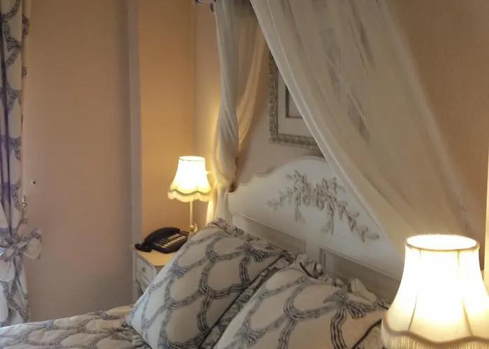 Du Prieure Hotel 4*