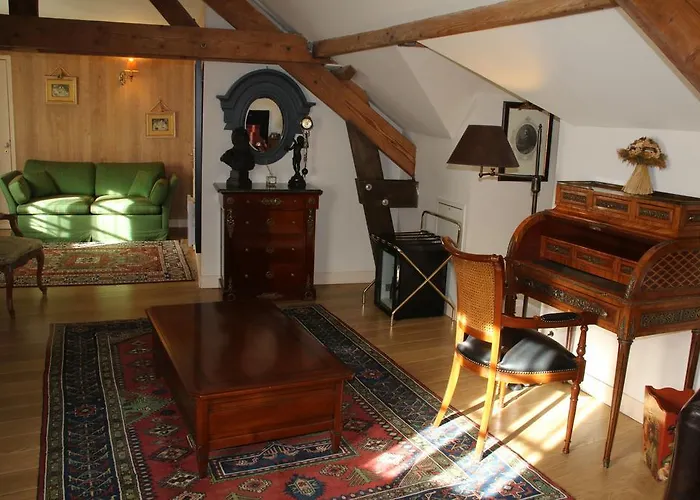 Hotel Du Prieure Saint-Prix (Val d'Oise)