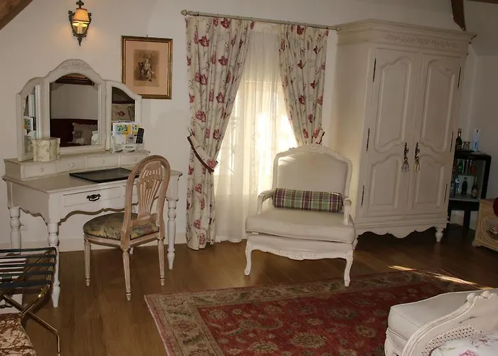 Du Prieure Hotel Saint-Prix (Val d'Oise)
