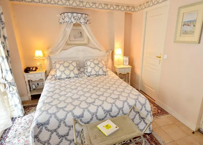 Du Prieure Hotel 4*